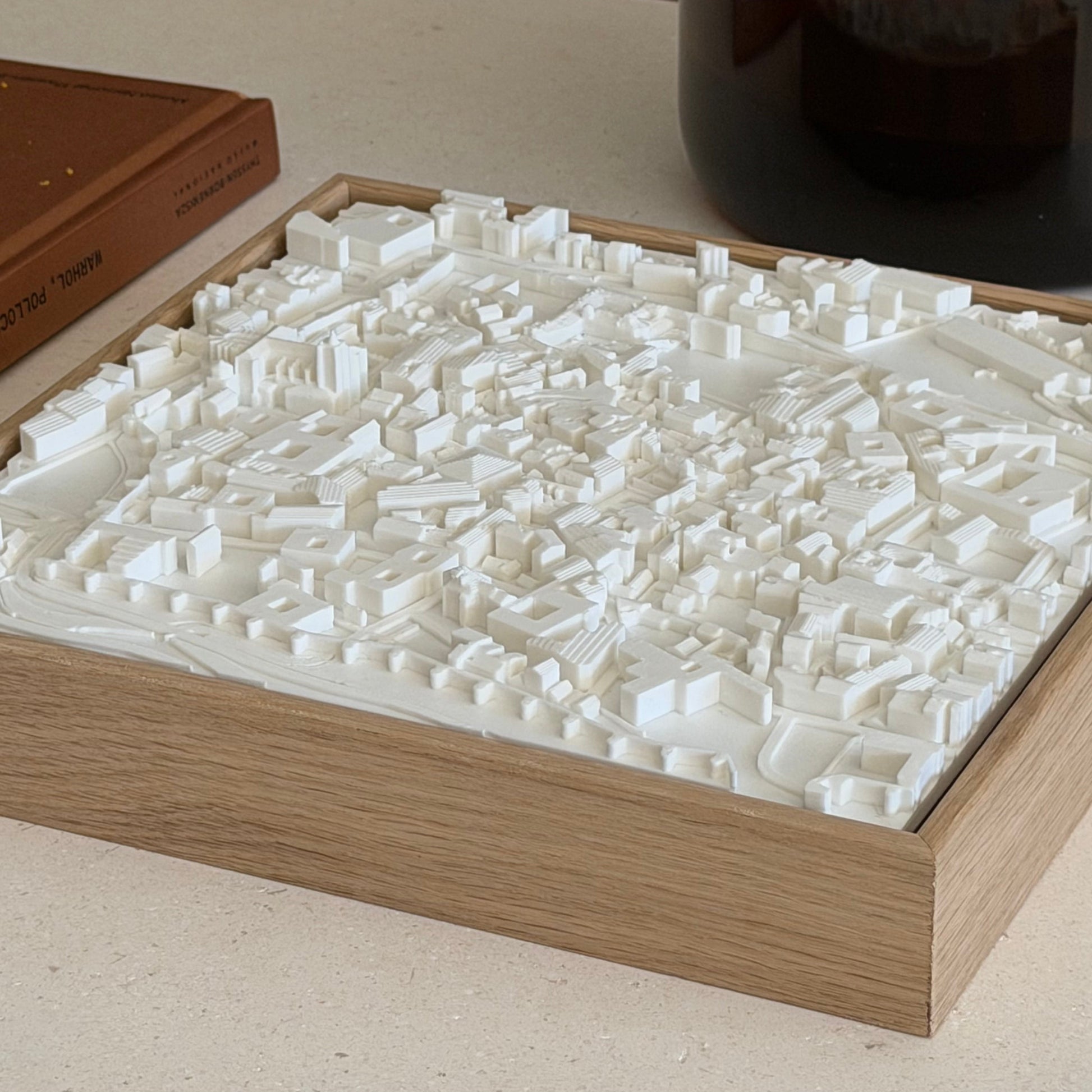 Mapa 3D de Ávila enmarcado en roble macizo
