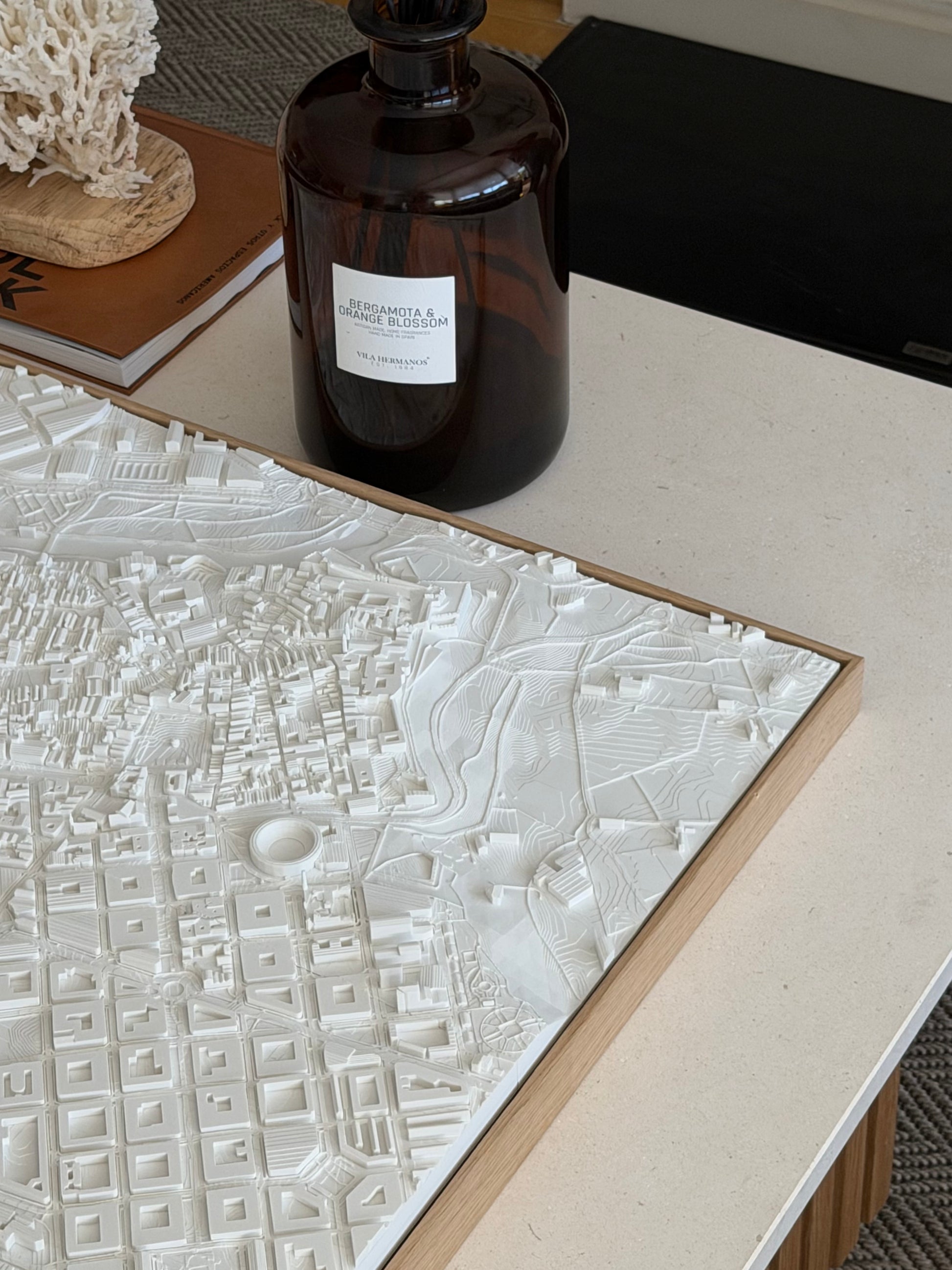 Mapa 3D de Pamplona, formato King, detalle del relieve