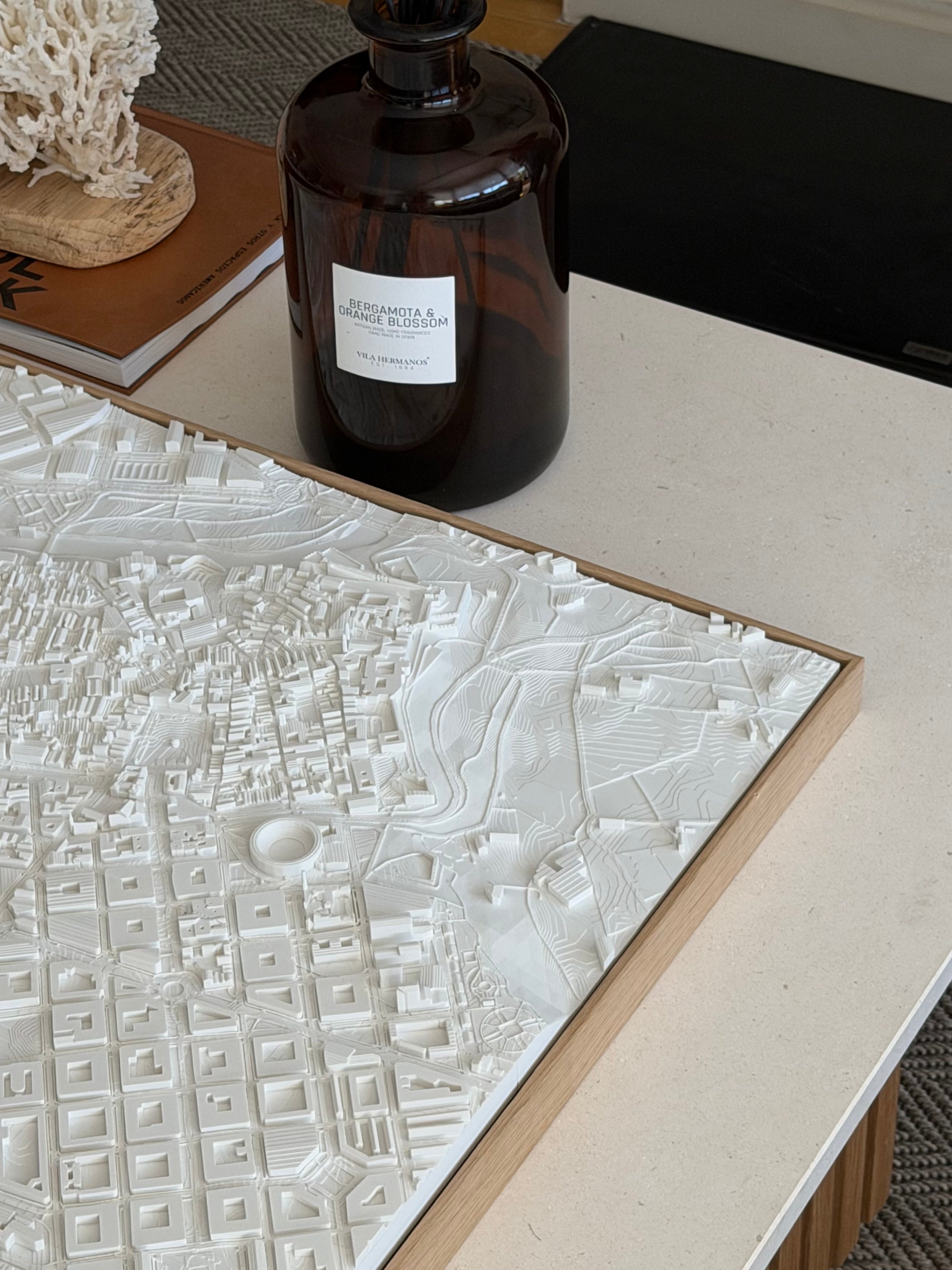 Mapa 3D de Pamplona, formato King, detalle del relieve