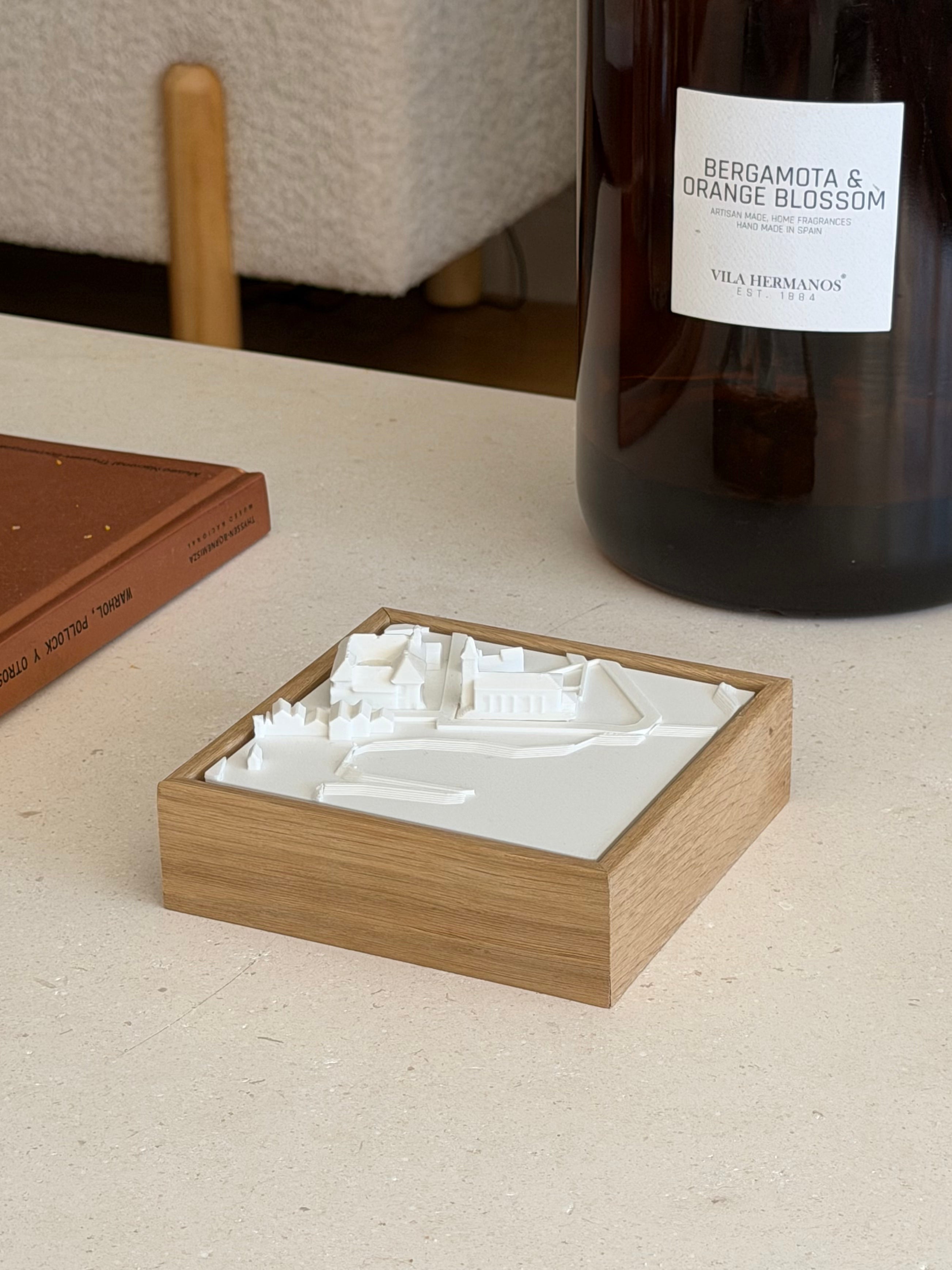 Mapa 3D de Luanco, formato Mini, enmarcado en roble macizo
